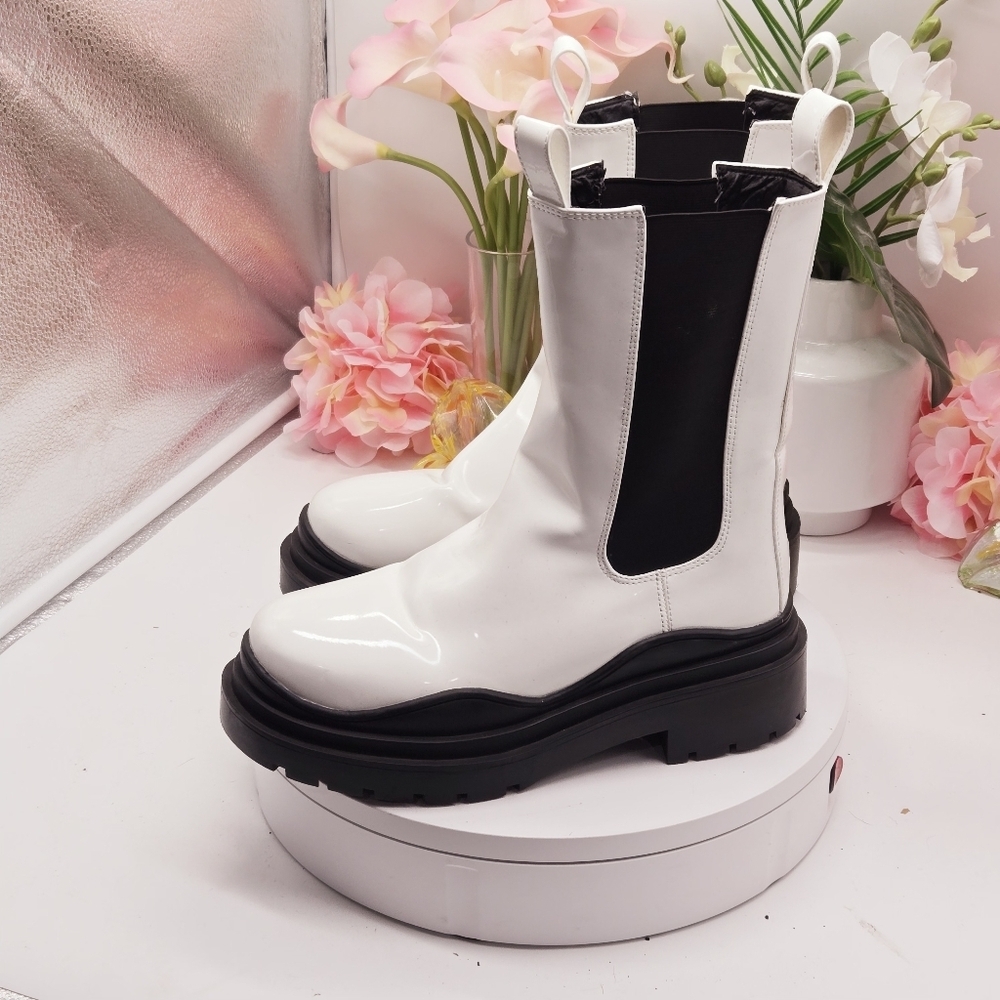 Azalea Wang White Ghosted Chelsea Boots Sz 8.5